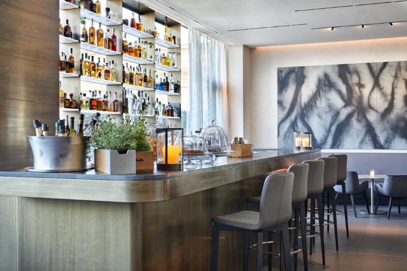 Hotel Viu Milan, A Member Of Design Hotels Exterior photo The bar at the 101 bar
